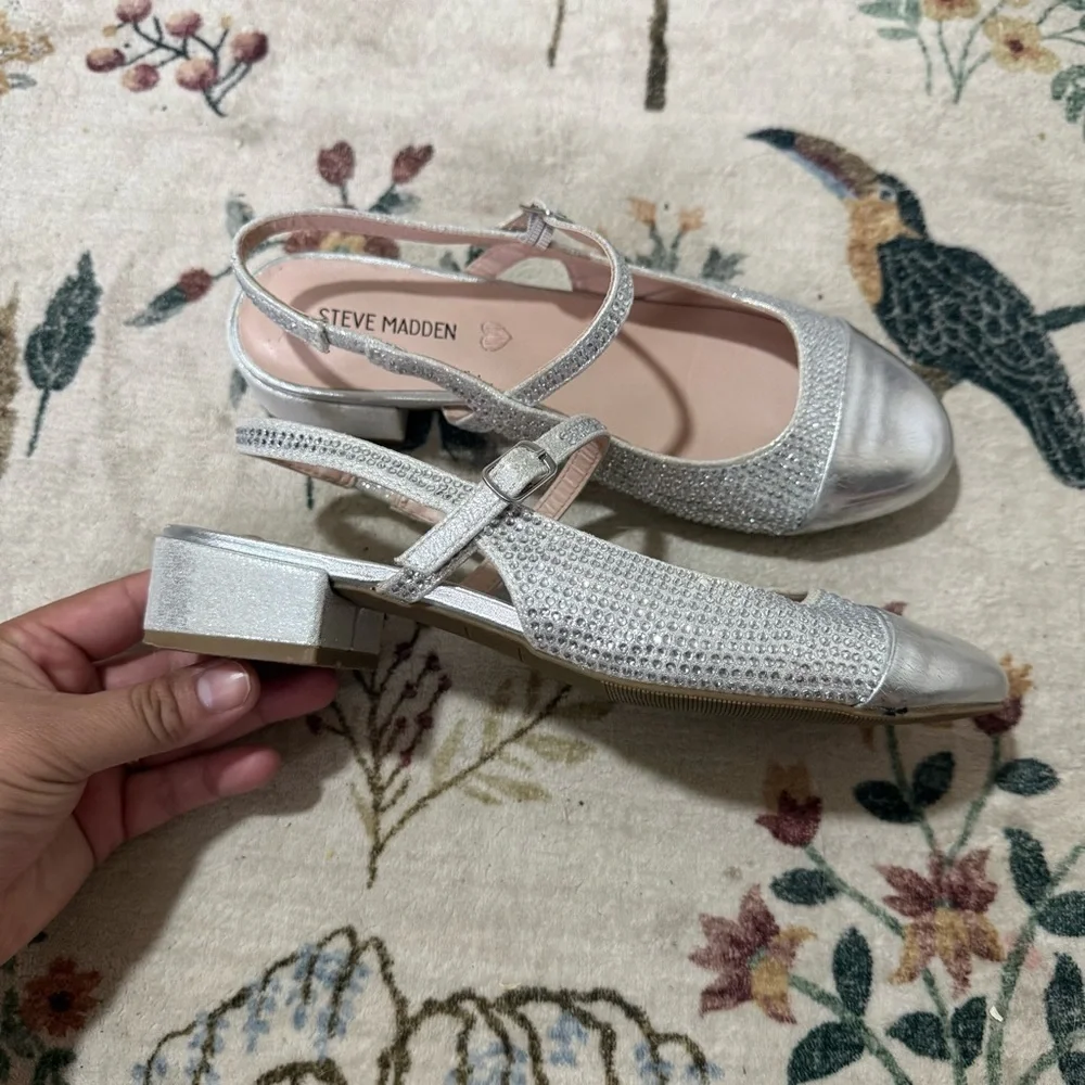 Steve Madden Silver girls Belinda Shoes size 4 big kids